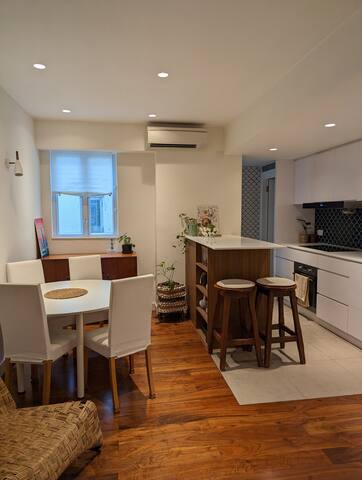 2 bedroom flat in Tsim Sha Tsui gallery image 2