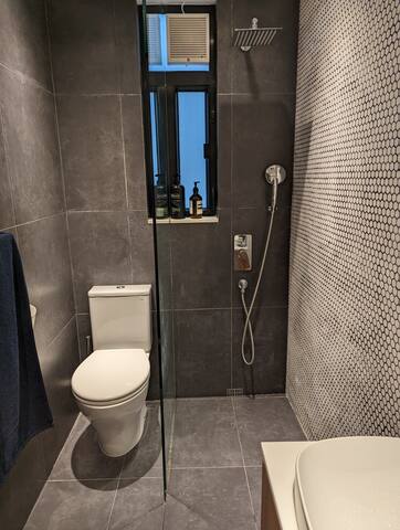 2 bedroom flat in Tsim Sha Tsui gallery image 5