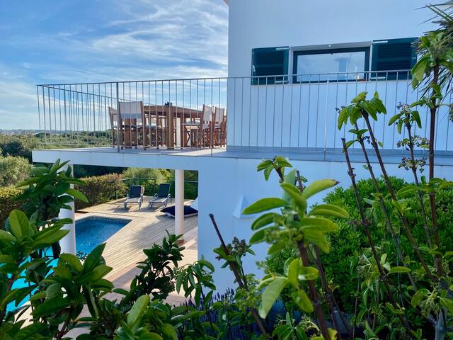 Bini Moxonia pool, large garden, sea views. gallery image 3