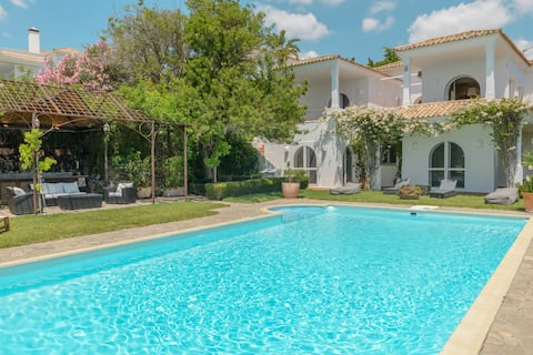Villa Silene - luxury with private pool and views!