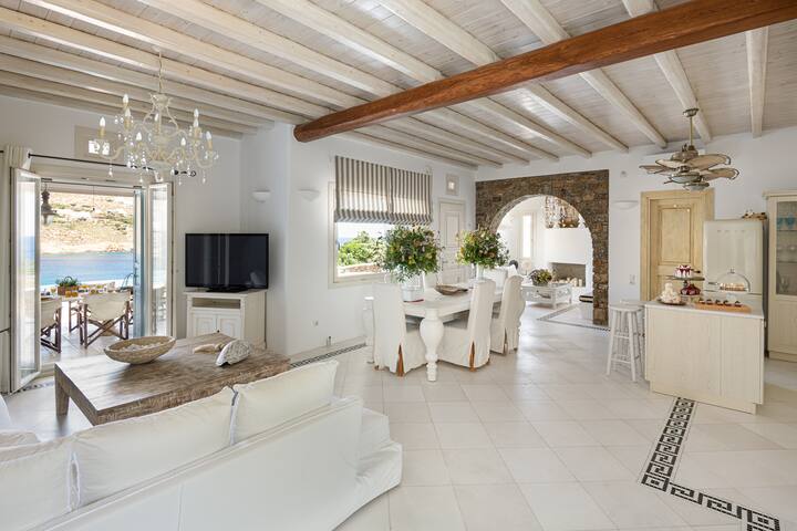 Executive Seaview Villa at Super Paradise Beach gallery image 4