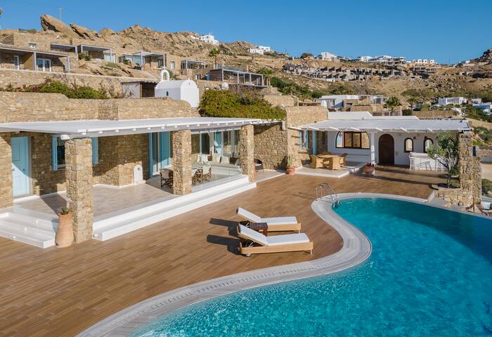 Executive Seaview Villa at Super Paradise Beach gallery image 2