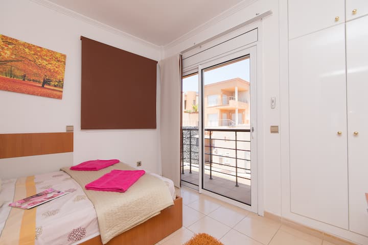 Chumba cha kulala kilicho na roshani