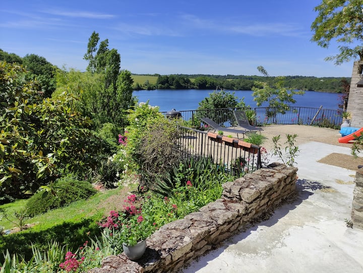 La Maison du Lac Houses for Rent in ChâteauGuibert, Pays de la Loire, France Airbnb