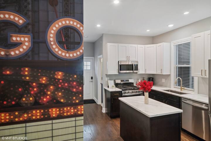 Designer 3 Bedroom, 2 Bathroom, Amazing Location! gallery image 5