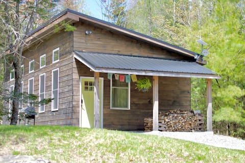 ‘Round the Bend Farm - private, modern cabin