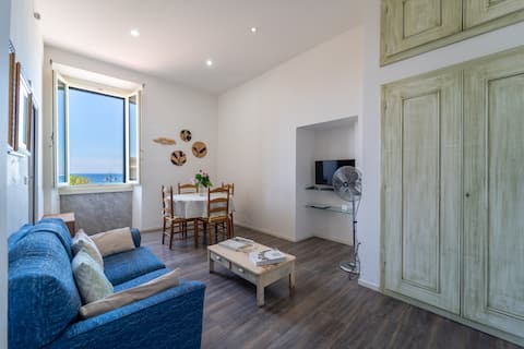 Top performing Airbnb: Waterfront Marghe in Alghero