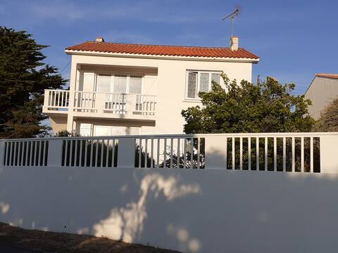 Villa on the island of Noirmoutier with sea view