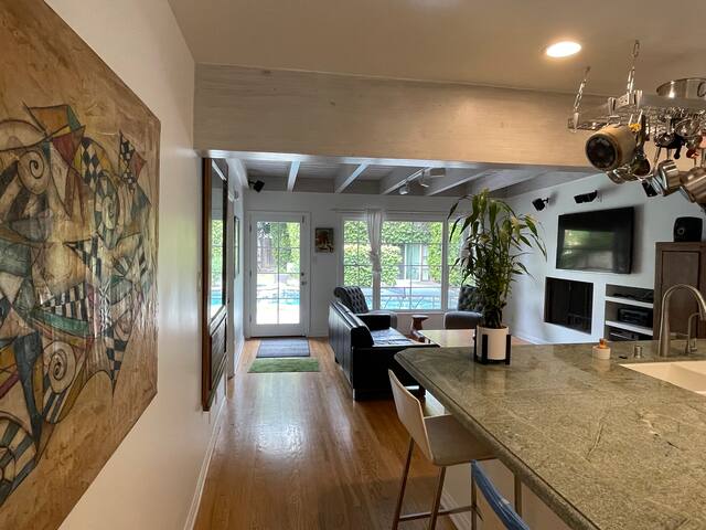 Santa Monica Home gallery image 4