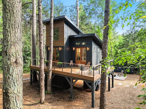 Gigi's Treehouse Hot Tub/Firepit