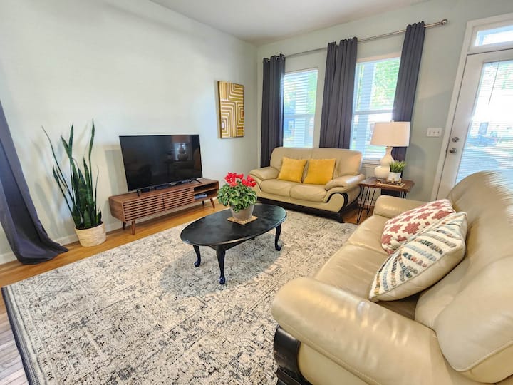 The Harmony House, Great Location! Walk To All! - Wilmington, NC