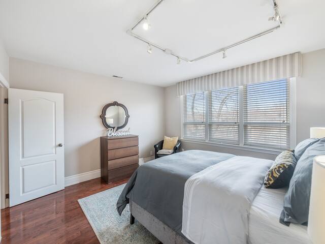 Directorial Suite in Forest Hill gallery image 4