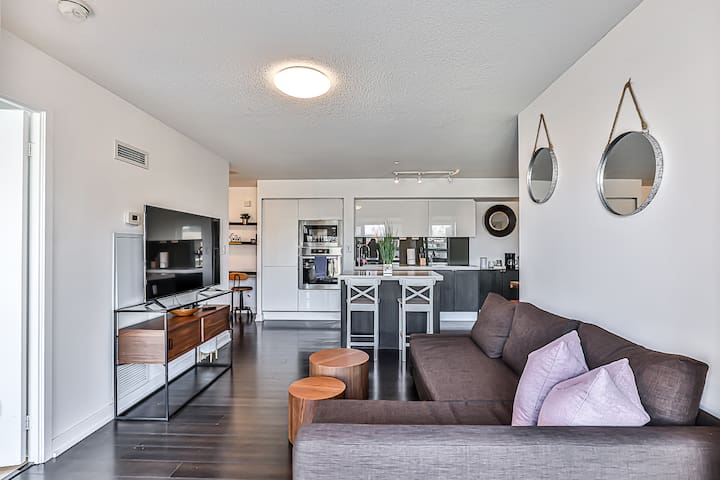 Central 3 Bdrm 2Bath Downtown!