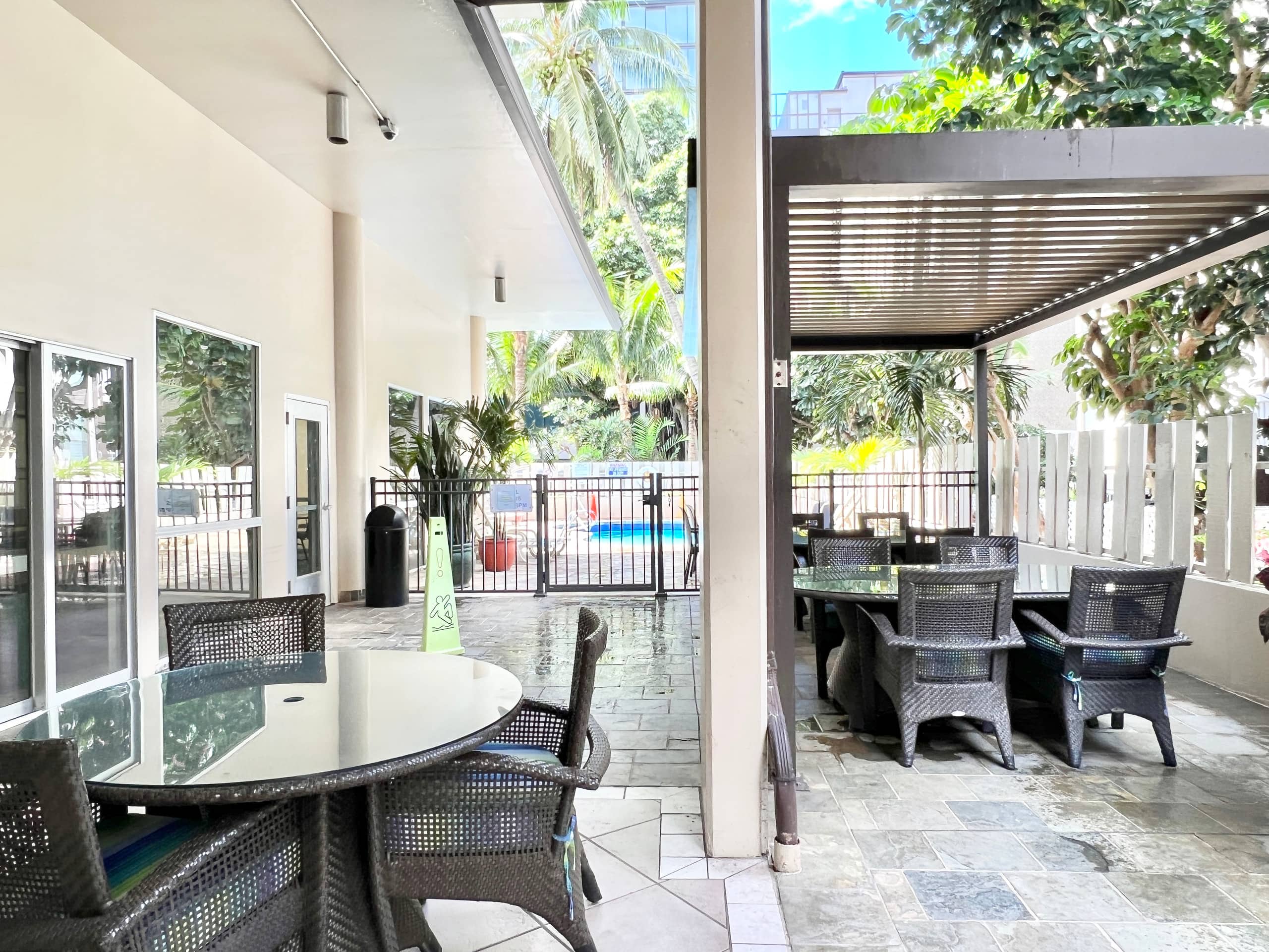 Condo in Honolulu · ★4.76 · Studio · 2 beds · 1 bath - Image 24