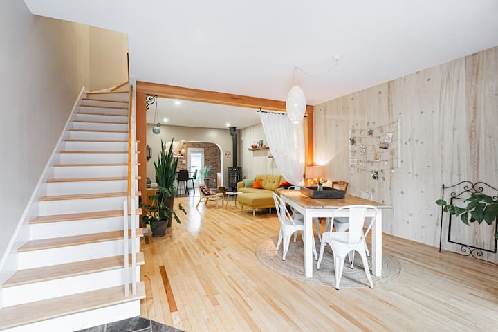 Plateau Mont-Royal house with private garden gallery image 3