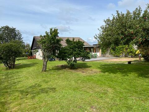 House, big garden + conservatory