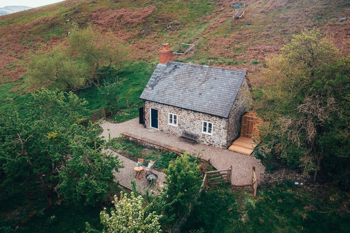Warren Bothy - Shropshire thumbnail