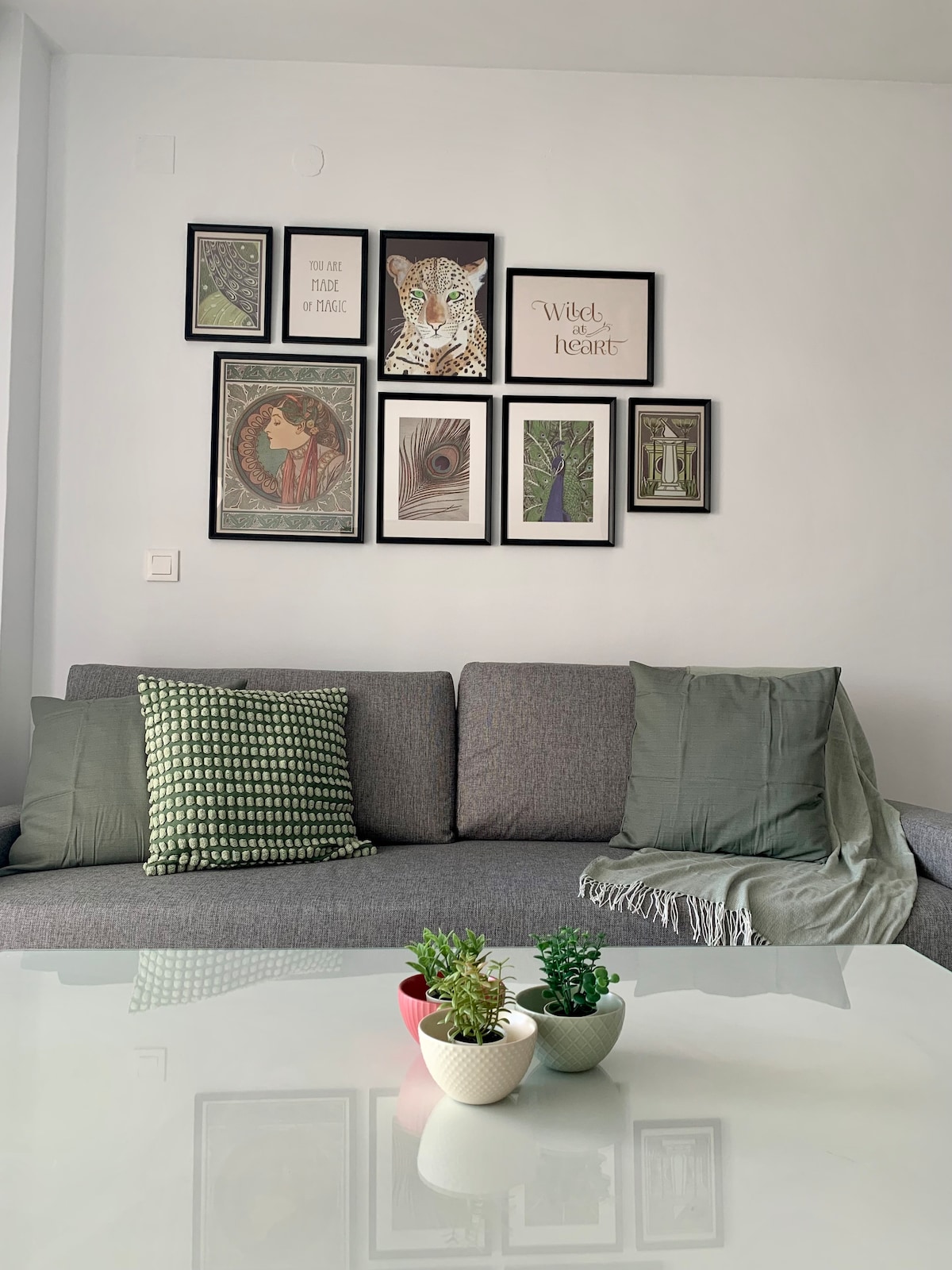 Sofá cama, área para dormir de 140x190cm