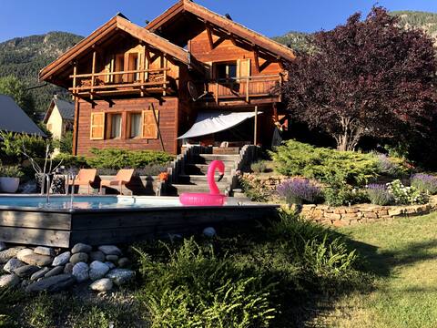 Family cottage with mountain views