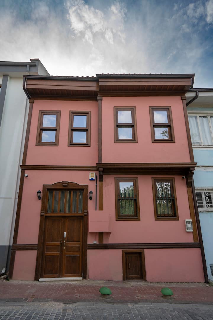 Historic Turkish House With Private Garden