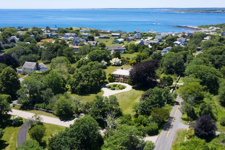 Ocean Drive Estate With Private Beach Access - Rhode Island