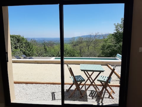 Private studio for relaxation and views in Beaujolais