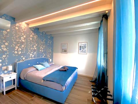 Room with en-suite bathroom