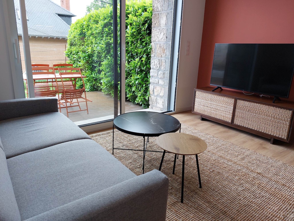 Annonce Airbnb populaire: La Villa Bompard 50 m² Town center with terrace à Rodez