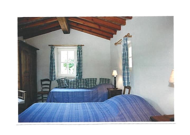 Საძინებელი 3 - 2 ერთადგილიანი საწოლი