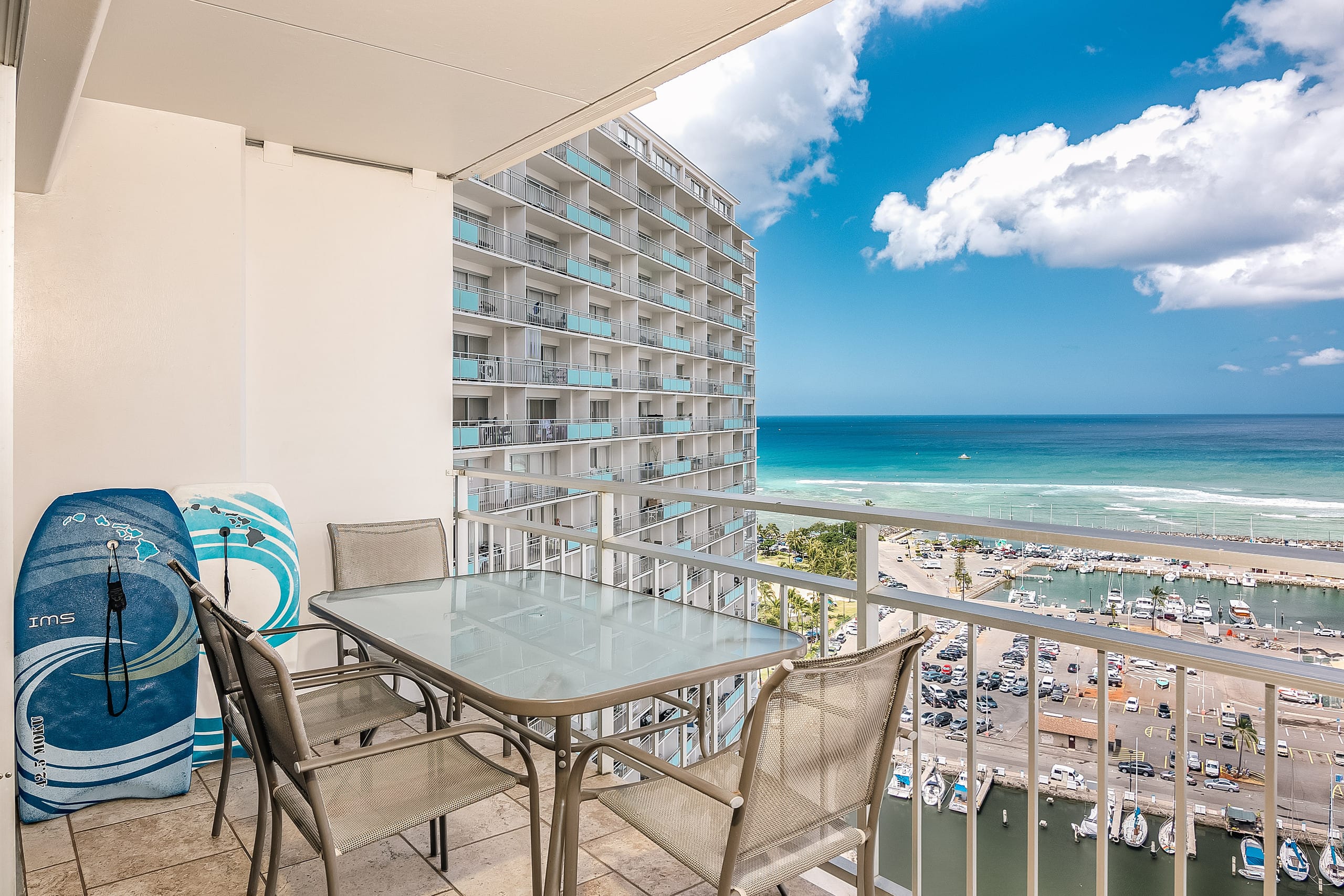 Ilikai Ocean Front Condo w/ balcony & ocean view - Image 13