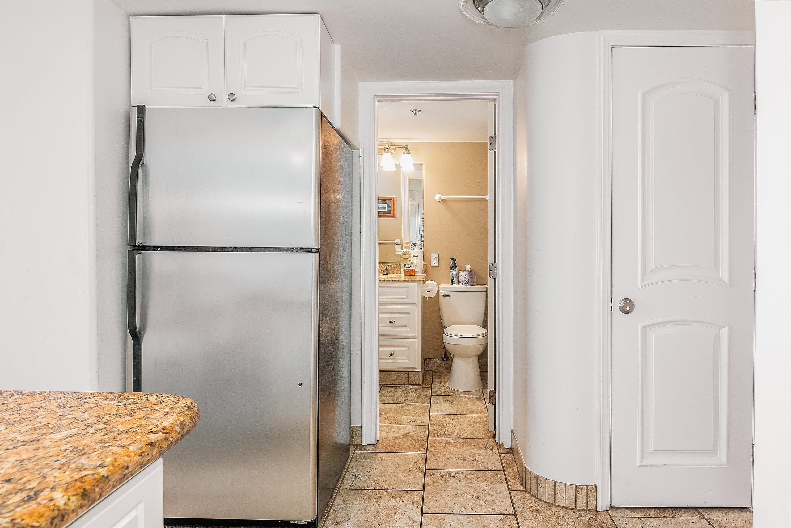 Ilikai Ocean Front Condo w/ balcony & ocean view - Image 19