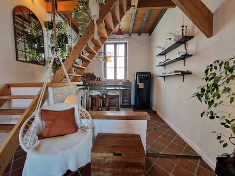 Charming Tiny House - Airport