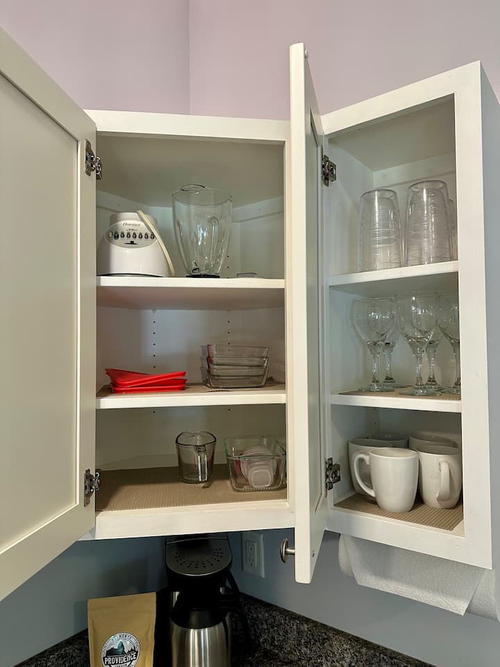 Charming Studio Apt E | Steps to Beach & Dining