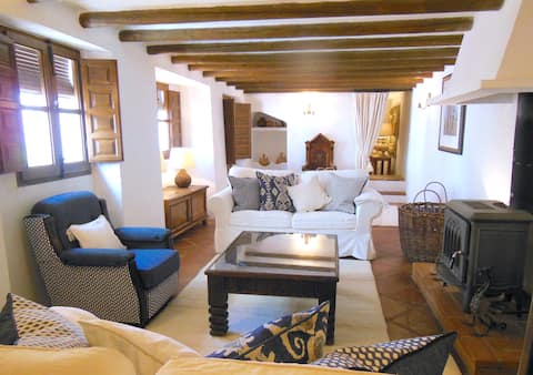Popular Airbnb listing: Traditional Mountain Village House, Views & Wi-Fi in Córdoba