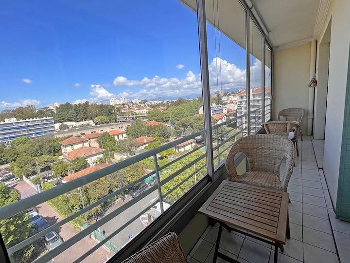 2bedroom apartment, 2 balconies on the top floor Apartments for Rent