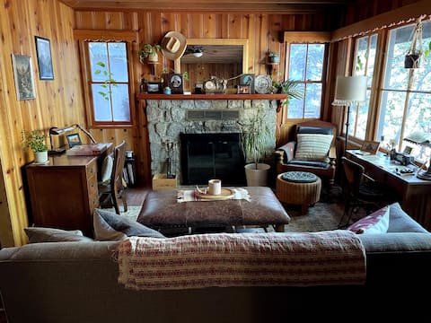 Popular Airbnb listing: Lake Gregory Adventure Cabin in Crestline