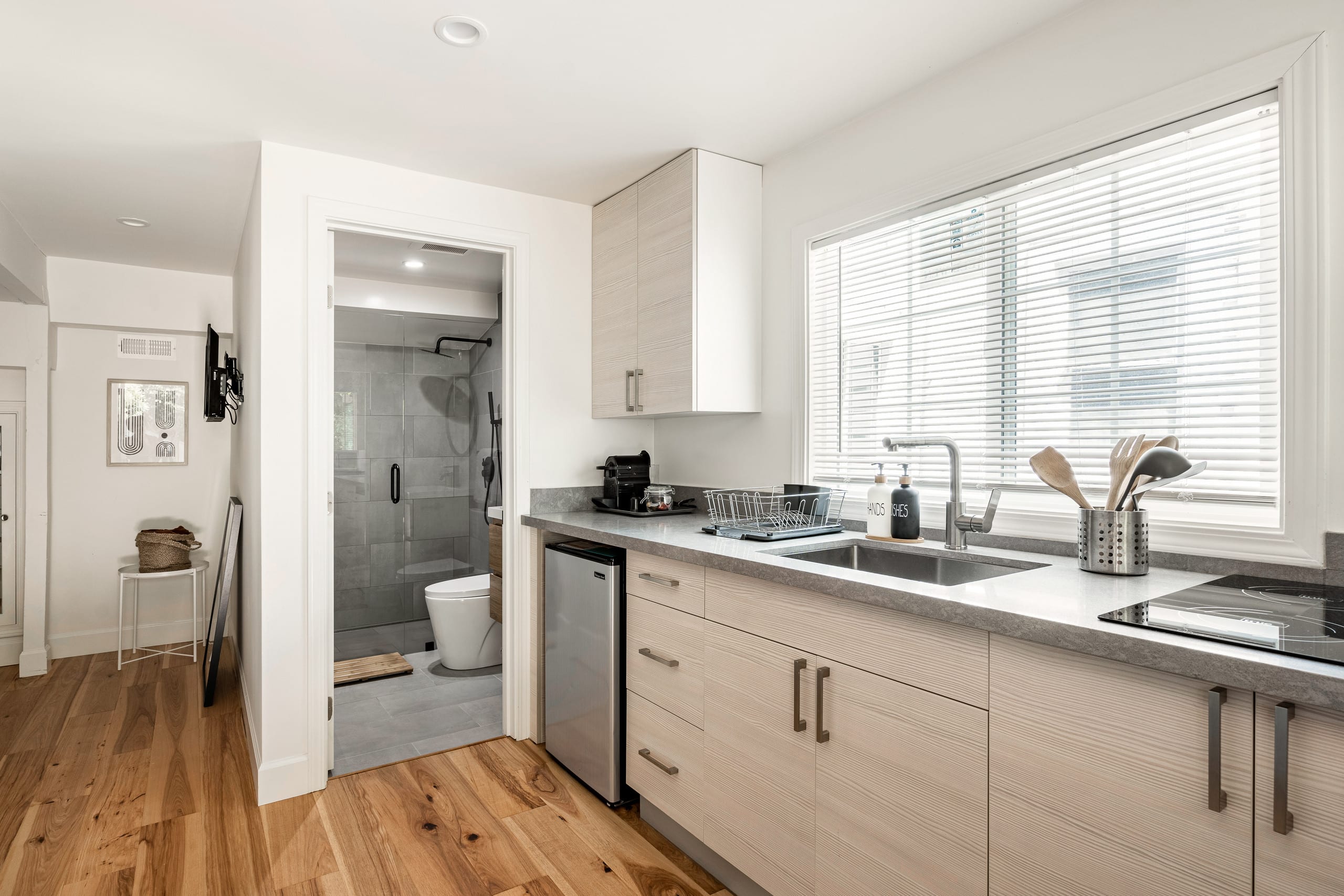 Guesthouse in San Francisco · ★4.64 · Studio · 2 beds · 1 bath - Image 6