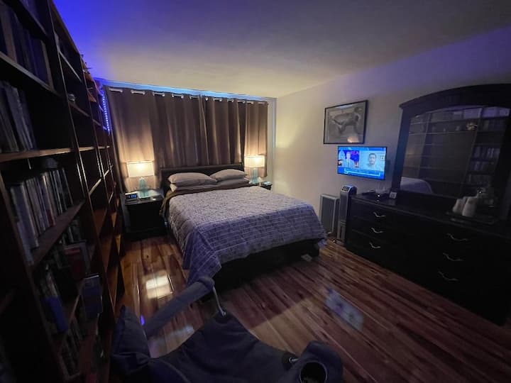 14” memory foam  mattress + Swivel TV mount, let you watch TV from all direction.