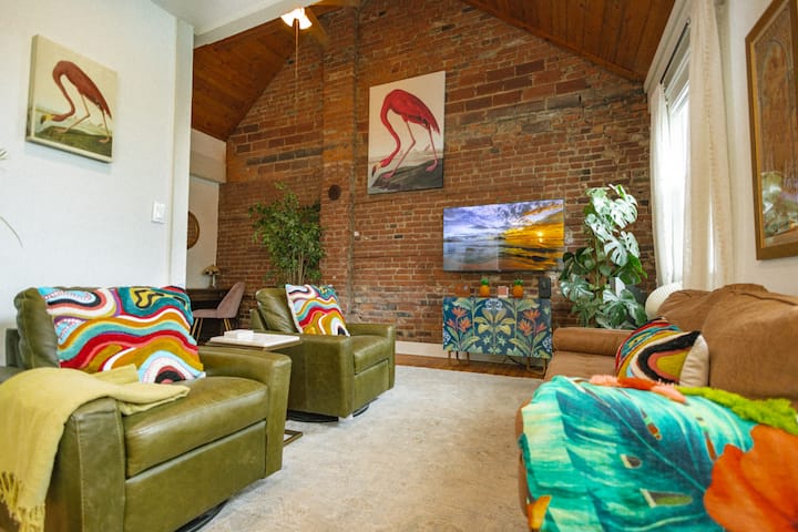 2 Bed Loft Ohio City, Near Downtown Cleveland - Cleveland, OH