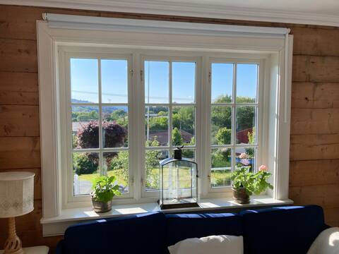 Top performing Airbnb: Beautiful apartment - large parking 10 min from Bergen in Åsane