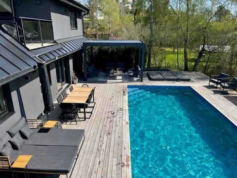 Hus med Pool, SPA och havsutsikt