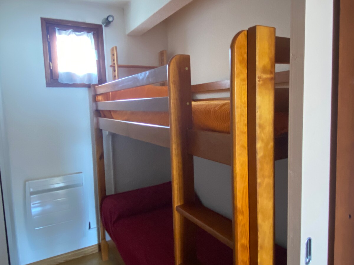 Spálňa s 2 poschodovými posteľami