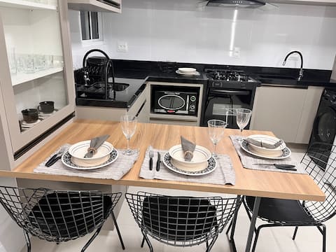 Studio SHOW central with garage