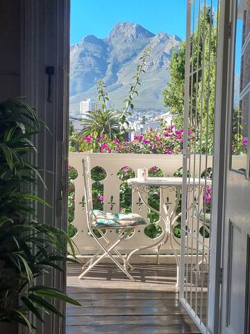 Ambience Victorian floor in the heart of CT