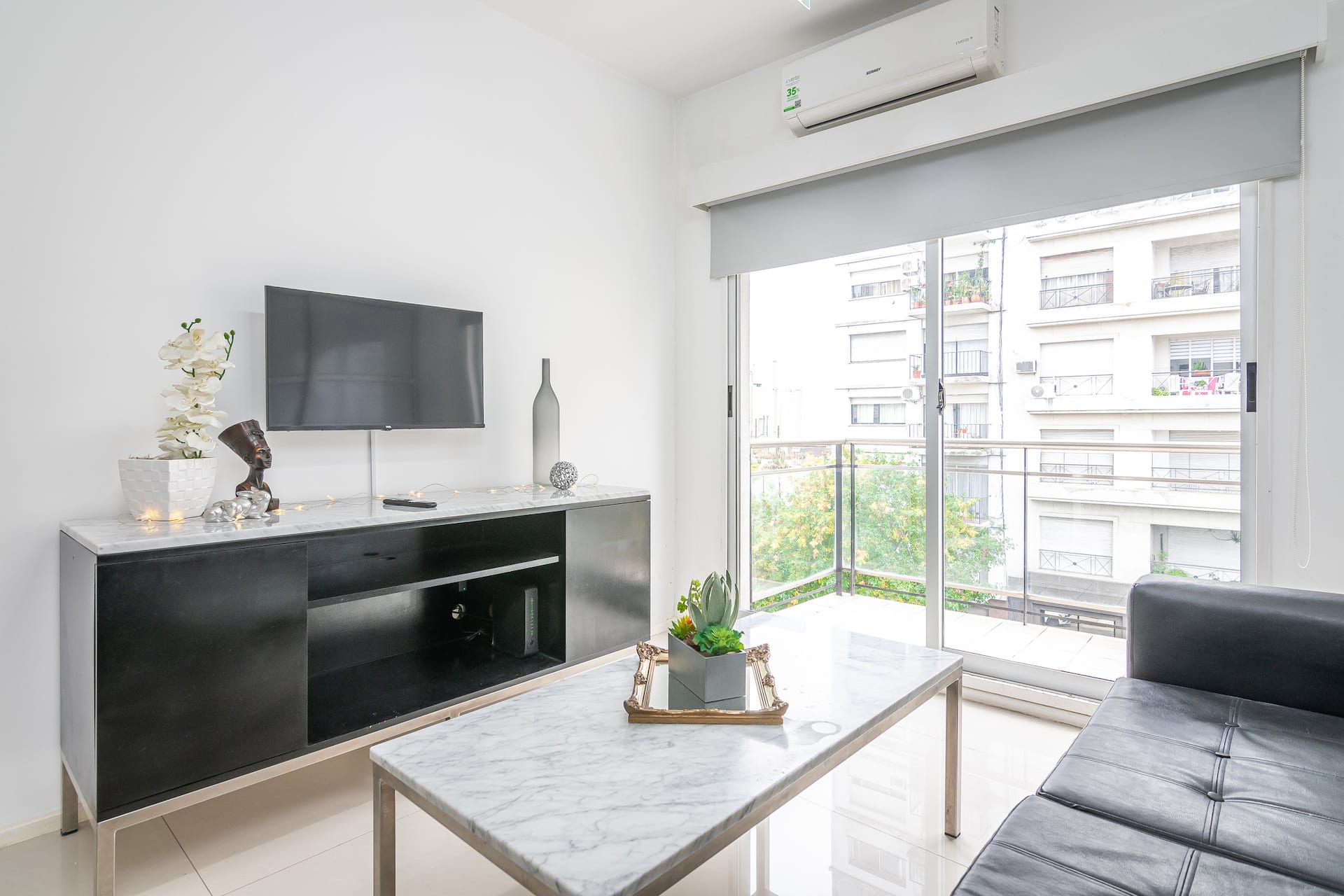 Furnished one-bedroom apartment in Monserrat