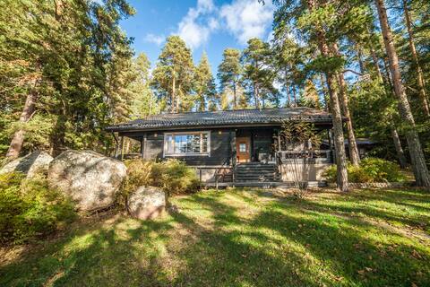 Villa Skitunäs by sea near Kotka