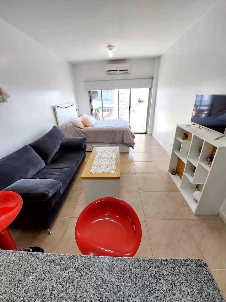 Kitnet com varanda em Caballito