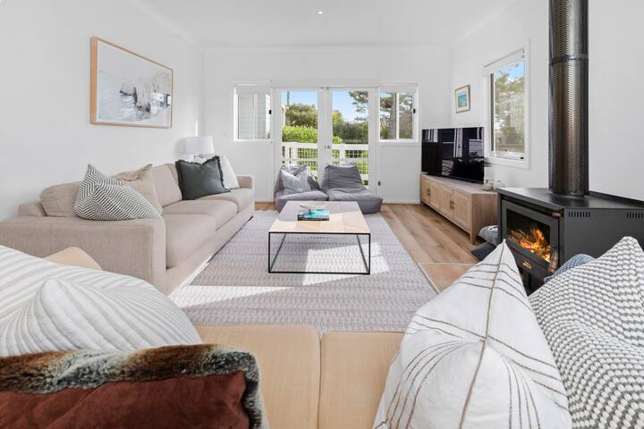 Queen of Hearts – 3 Minute Walk to Township!