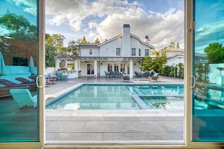 Luxury House with pool in Los Angeles /Hollywood gallery image 2