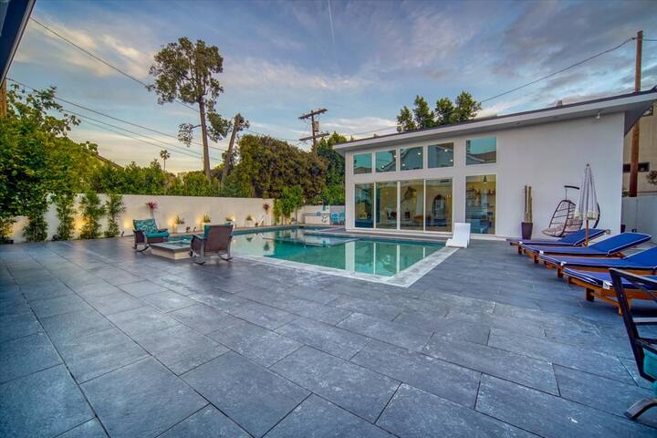 Luxury House with pool in Los Angeles /Hollywood gallery image 4